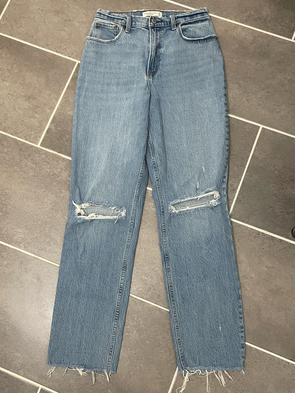 Abercrombie & Fitch Curve Love Ultra High Rise 90s Straight Jean size 29X32